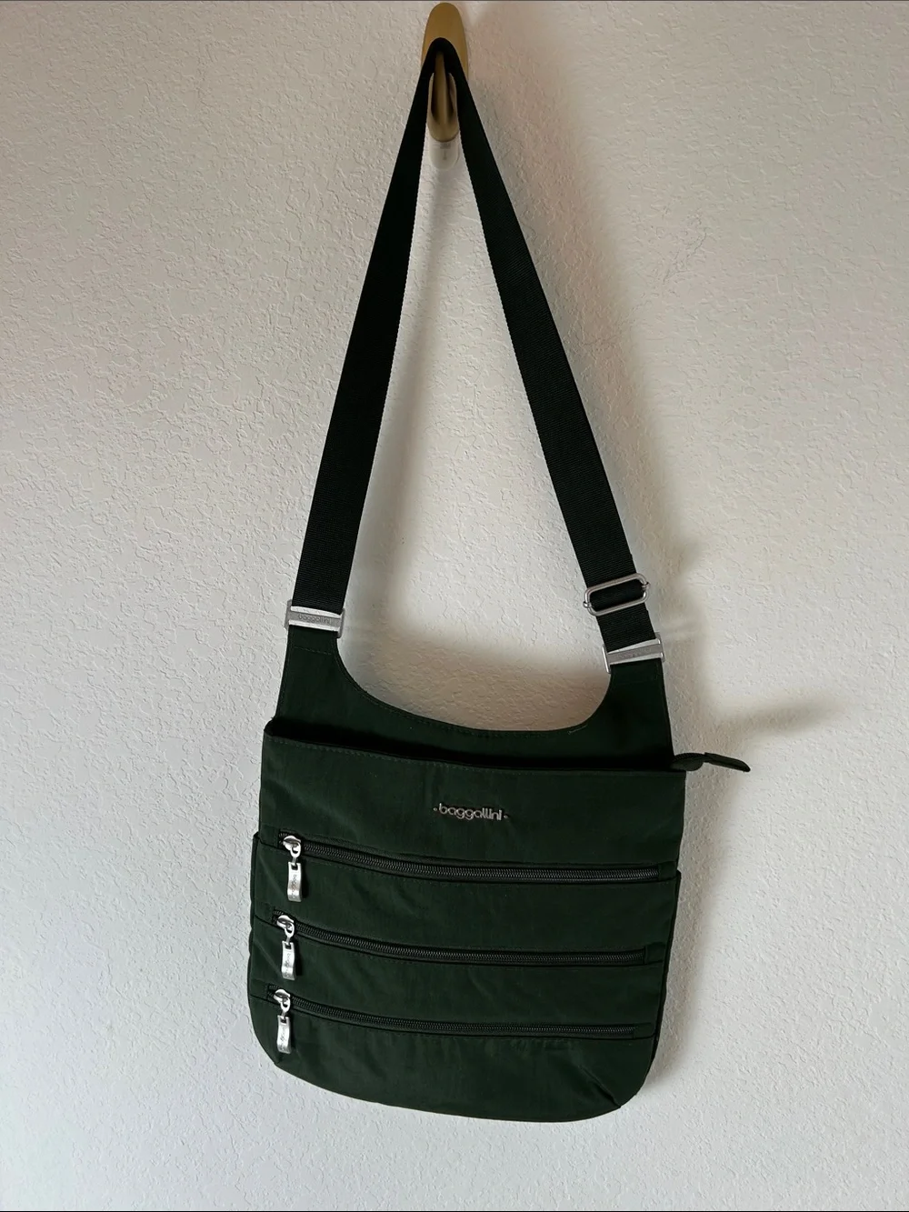 Baggallini Big zipper Dark Green Crossbody Bag with Strap